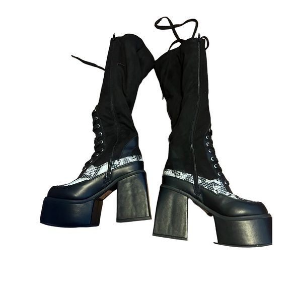 Gothic Snakeskin Fleece Interior Platform Knee High Lace Up Boots 7 - Picture 1 of 12